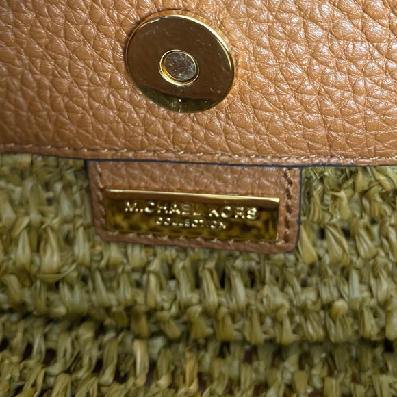 Michael Kors Santorini Medium Clutch Bag NWT - Picture 3 of 6